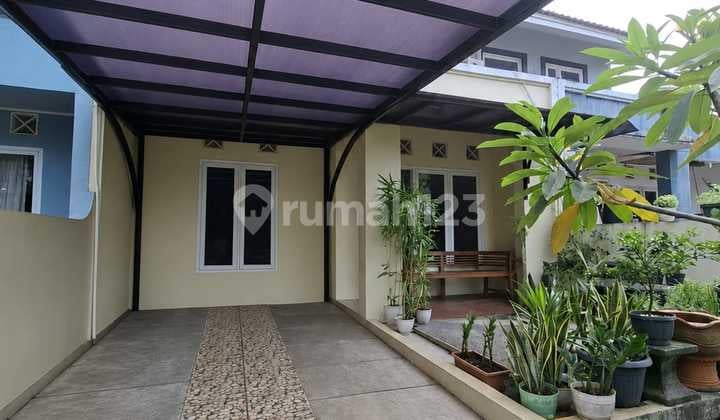 Cluster House Near Bintaro - Strategic Location Near Public Facilities