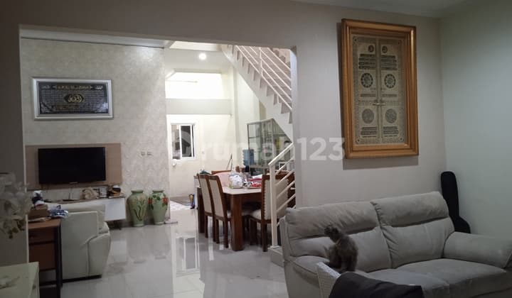 Beautiful and comfortable house in a complex.