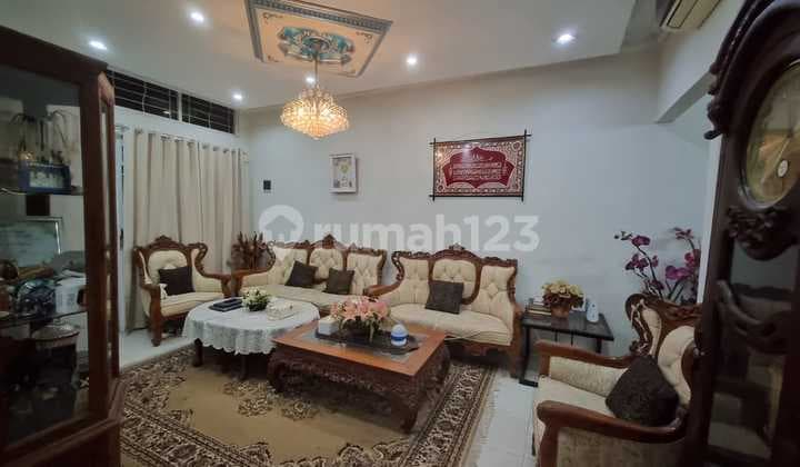 Rumah Cantik Dalam Cluster Vila Dago Pamulang
