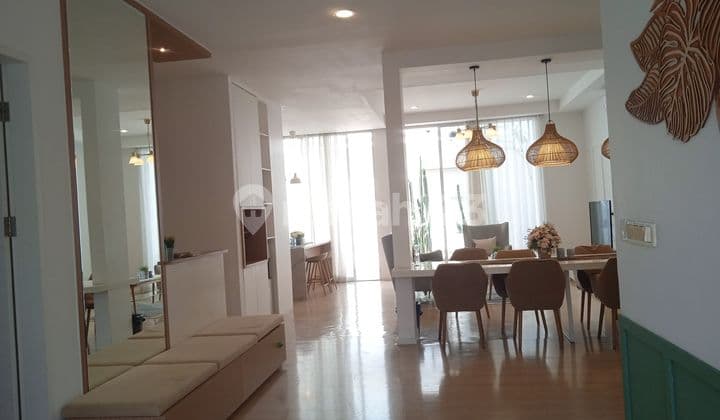 Rumah Cantik Dan Nyaman Jauh Dari Kebisingan.