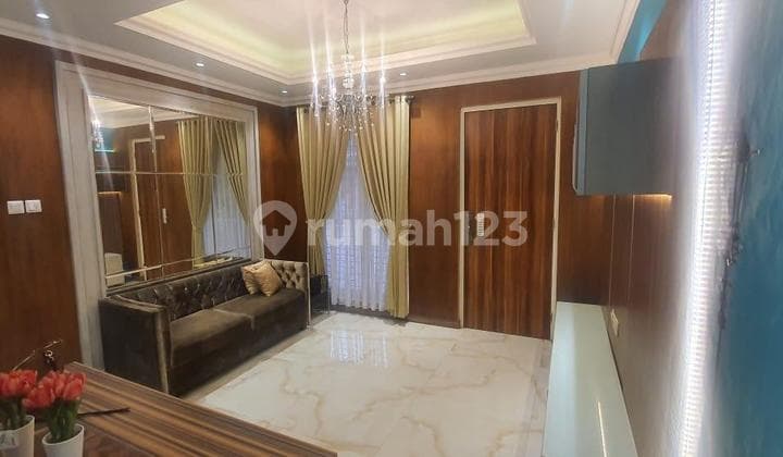 Rumah Cantik Modern Nyaman Dalam Cluster