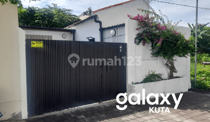 Rumah Semi Villa di Tibubeneng Canggu Badung - Bali