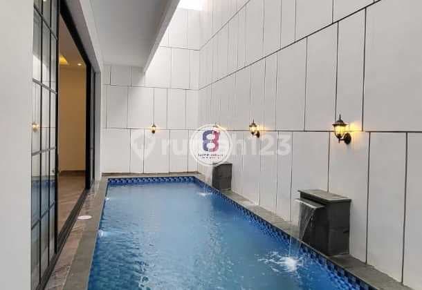 Rumah American Classic Kolam Renang di Puri Bintaro Sektor 9