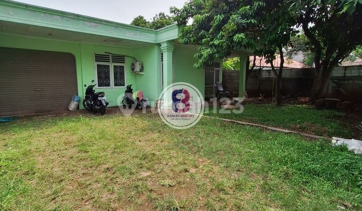 Rumah Halaman Luas Dekat Stasiun Pondok Ranji Sekitar Bintaro Sektor 2