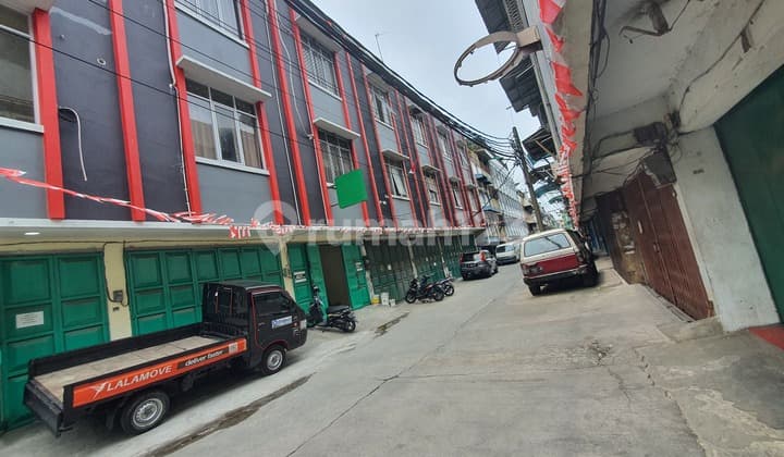 Ruko 7gandeng 3,5lantai