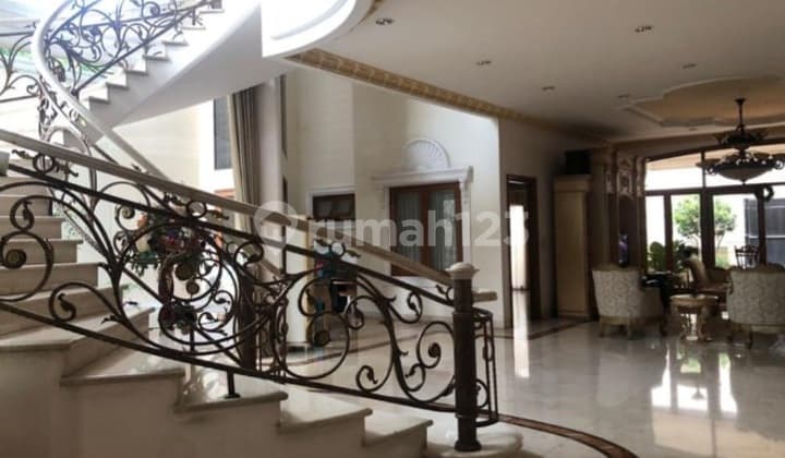 Classic furnished house