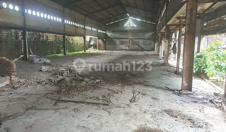 Gudang tepi jl.raya akses kontainer pluit