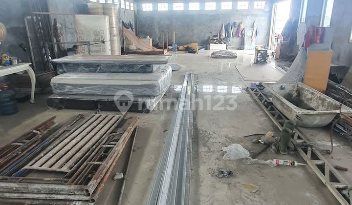 Warehouse on Ngantong Timur highway