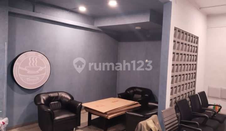 Attached Townhouse West Jakarta Main Road