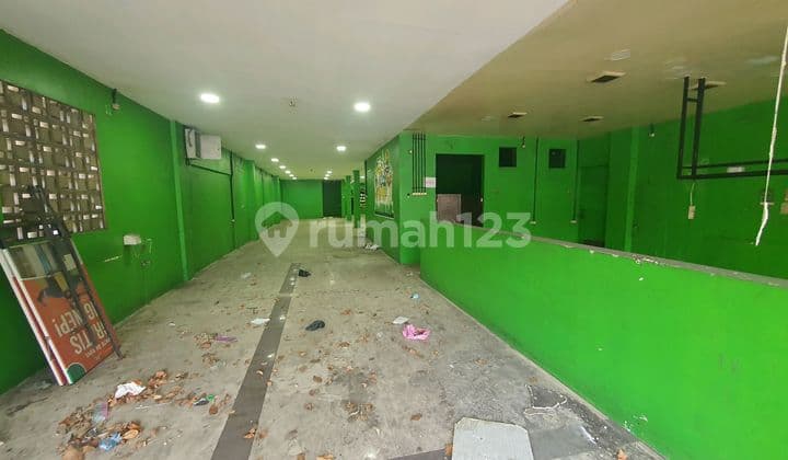 28kamar Mangga Besar Lantai 1plong Caffe /resto
