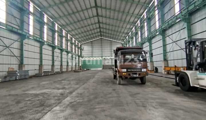 Gudang 2muka Tinggi 12m1 Akses Kontainer