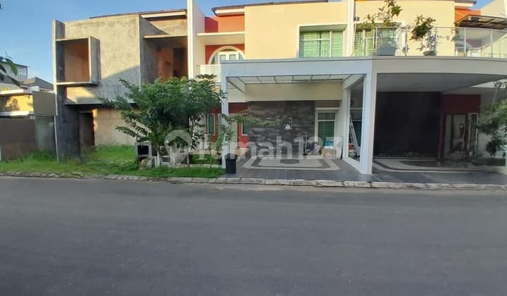 Dijual Rumah Cantik Oriental Residance 2 Lantai Full Renovasi Dekat Pasar Pasir Putih Batam Centre