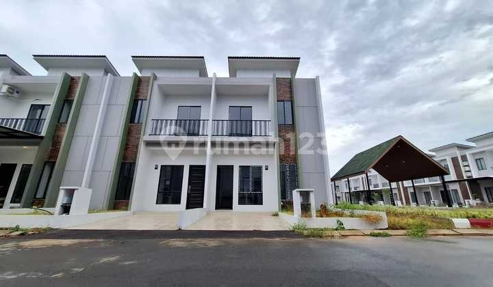 Affordable 2-Story Grand Mansion for Sale Near Mondial School Batam Center