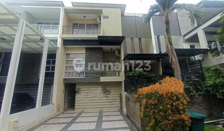 Rumah Dijual Bellavista Residence 2.5 Lantai Dekat Anggrek Mas Batam Center