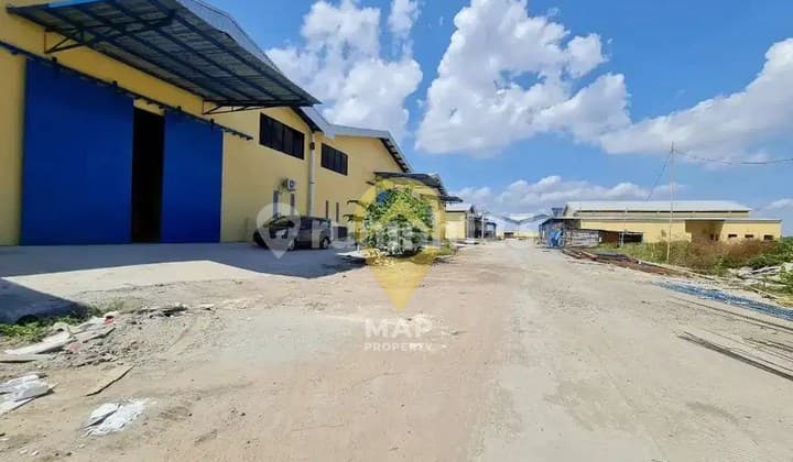 Gudang di Kawasan Pergudangan 88 Pattene Siap Huni