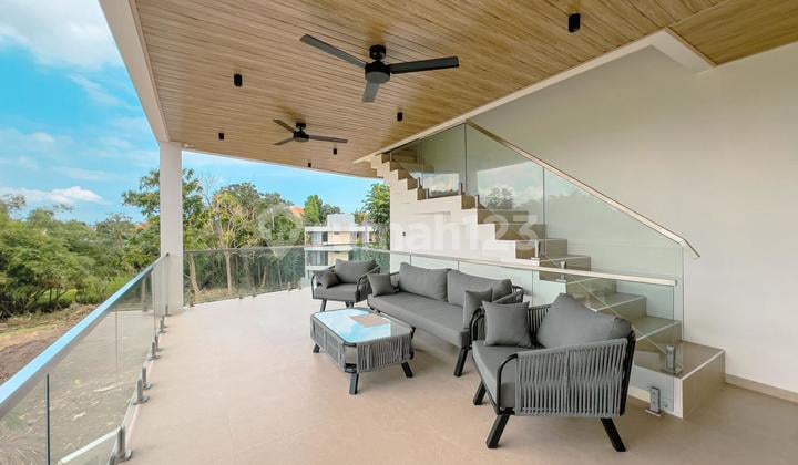 Modern 5 BR Villa with High Quality Home Equipment in Pererenan