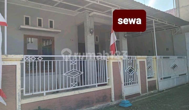 Rumah Bagus Besar Di Arteri Sukarnohatta Dekat Kota