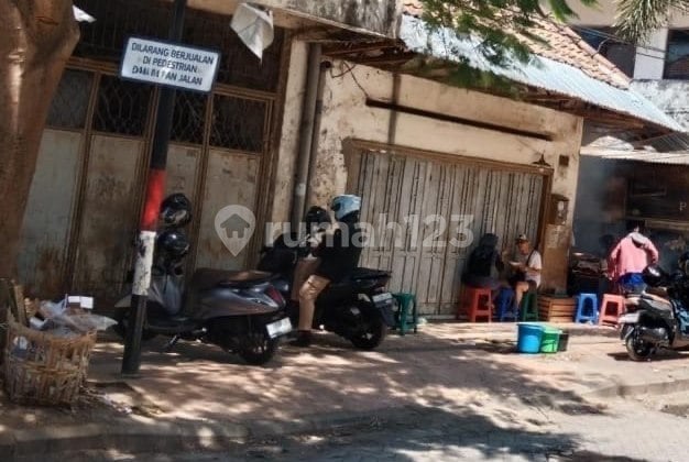 Rumah Lama Basuki Rachmat Genteng dekat Tunjungan Kaliasin (DND) Rumah Lama Basuki Rachmat Genteng dekat Tunjungan Kaliasin (DND)