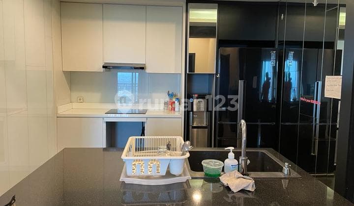 Jual apartemen Senayan Residence 3 BR 165m2 Full Furnished nego