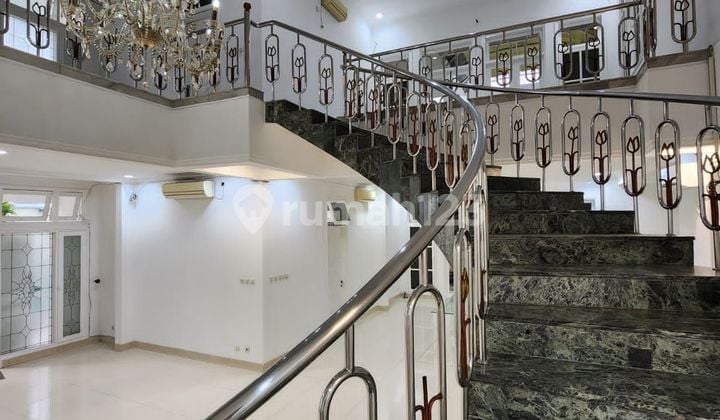 Rumah di Cipete Jakarta Selatan Luas 1054 bangunan 600 Lingkungan Elite