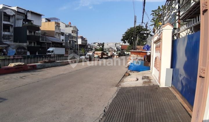 Two-story house in Tambora Jembatan Lima, ready to occupy, cheap, furnished