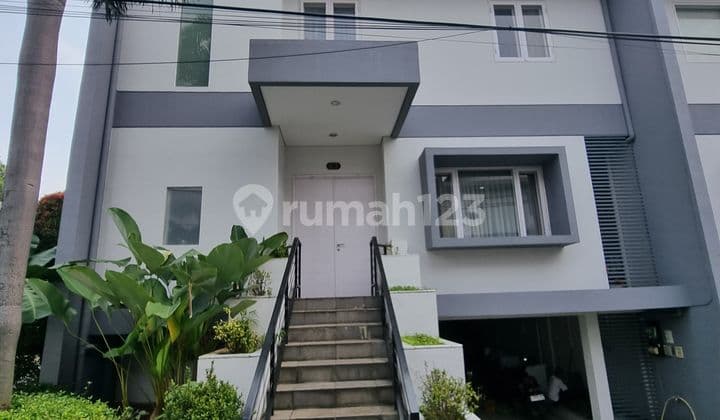 Townhouse Lebak Bulus Private Pool Dekat South Quater And Jis