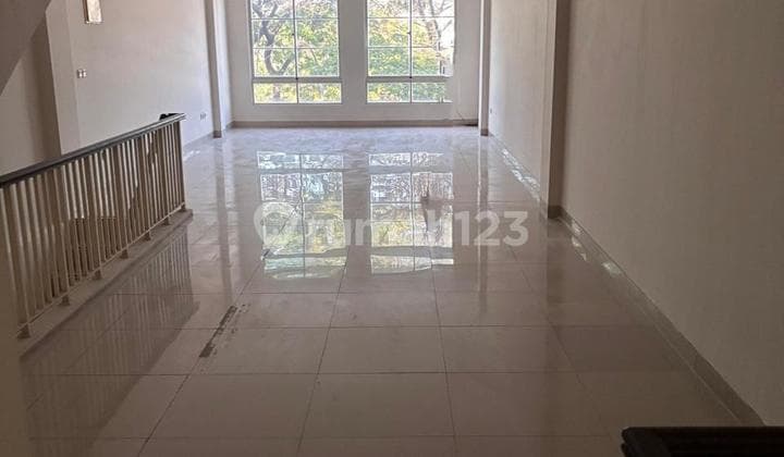 Ruko Greatwall Green Lake City, Facing Boulevard Street, 4 Floors