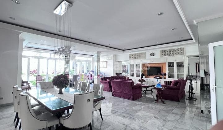 Rumah di Kemang , LT. 787 M2 , LB. 600 M2 2 Lantai , Semi Furnis