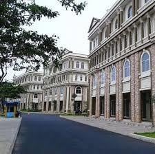 Ruko di Green Lake City , Sentra Niaga Hadap Jalan 4 Lantai