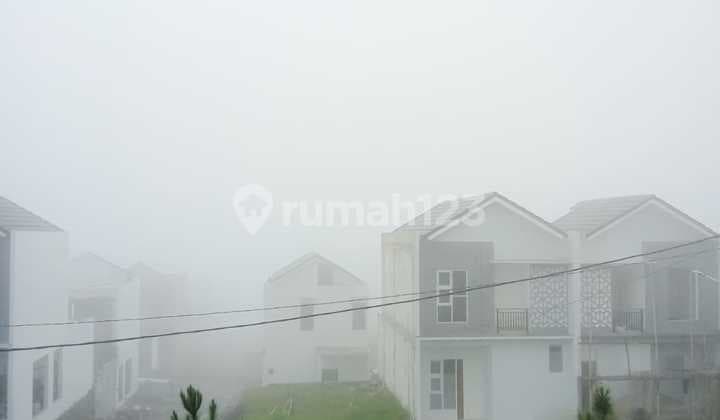 Rumah Baru 2 Lantai Udara Sejuk Berkabut Dekat Tol Padalarang