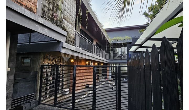 For sale: 2-story house and 1 private villa unit located on the main border road between Padonan and Dalung, near Canggu - VSKT