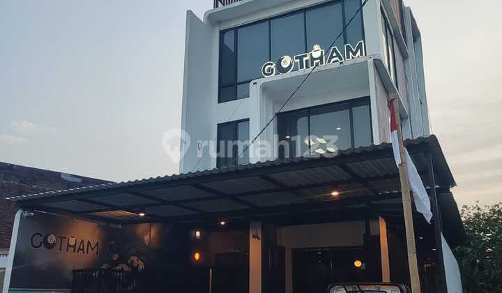 Tempat Usaha Billiard & Cafe Full Furnished Lokasi Strategis di Surabaya