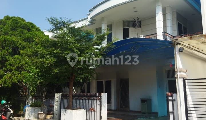 DISEWAKAN RUMAH SUNTER 175m2 LOKASI BAGUS, NYAMAN, STRATEGIS, SEWA 125 JUTA PER TAHUN, KODE JV,AH