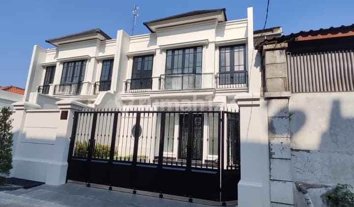 Beautiful Cempaka Putih house, 169m2, good, neat, comfortable, east-facing, code ks.