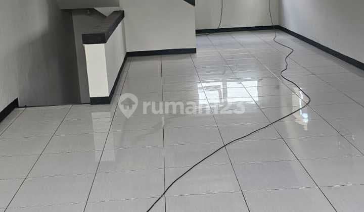 Ruko Bagus 3 Lantai Lokasi Strategis di Gempol Sari