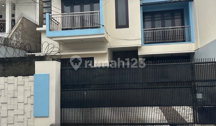 Rumah Kebon Jeruk Jakbar