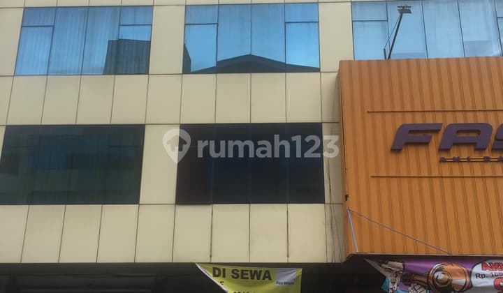 Ruko Sewa Strategis Jalan Utama