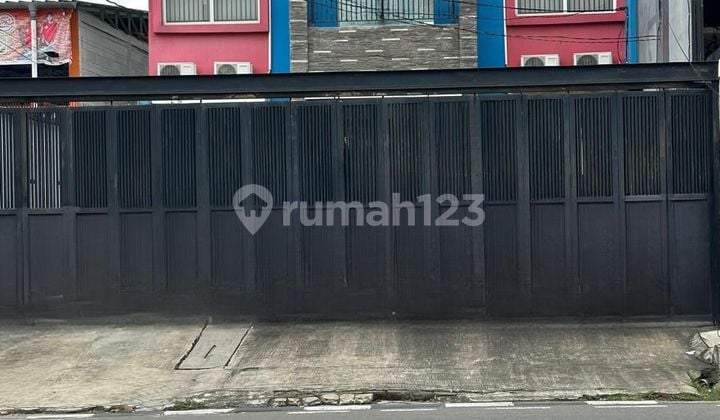 Shop House with Large Land