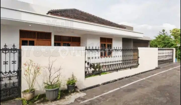 Dijual Rumah Tingkat 1,5 Lantai Sudah Direnovasi di Perumahan Daerah Ngaliyan, Semarang