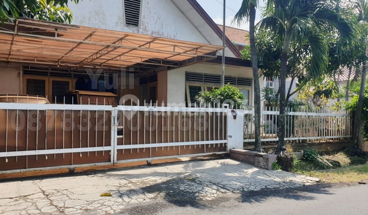 For Sale: 2-Story House Plus 2-Story Boarding House by the Main Road in Gajah Mungkur Area, Semarang