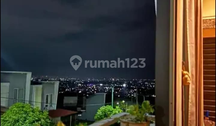 Dijual Rumah Bagus Tingkat 2 Lantai Siap Pakai di Perumahan Siranda View Tembalang, Semarang