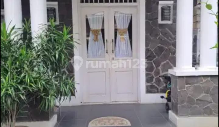 For Sale Ready-to-Use House in Plamongan Indah Housing, Semarang