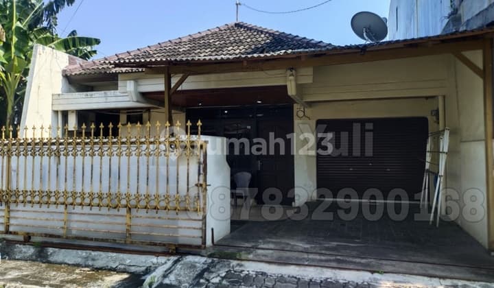 For Sale Old House Building in Hasanudin Housing, Semarang