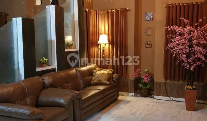 Dijual Rumah Bagus Siap Pakai di Perumahan Greenwood Manyaran, Semarang