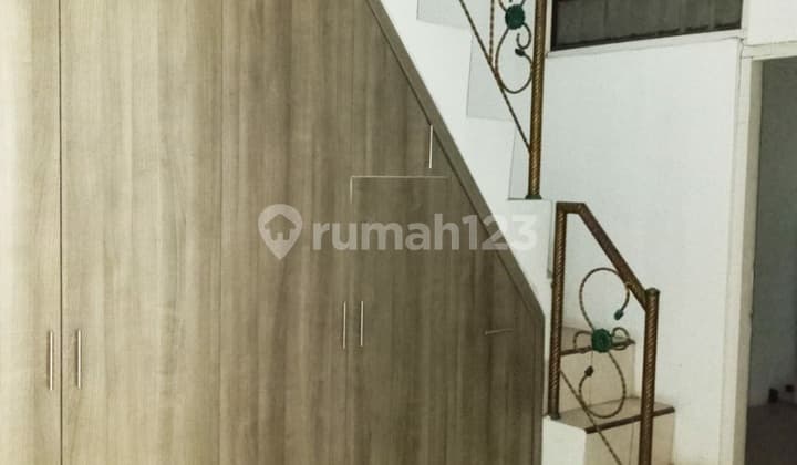 Dijual Rumah Tingkat 1,5 Lantai Siap Pakai Di Perumahan Tanah Mas, Semarang