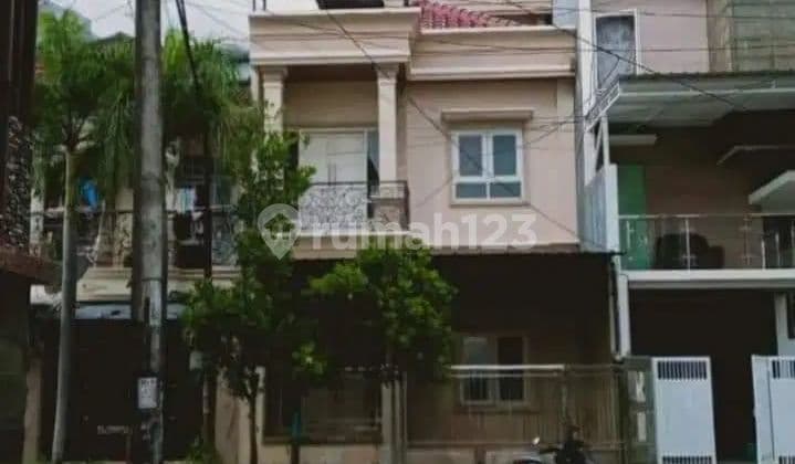 Lily Panakkukang Complex House in Front of the Mall