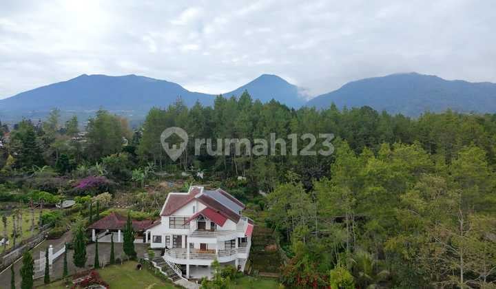 Villa Furnished Dekat Kebun Raya Cibodas Puncak Private Siap Huni
