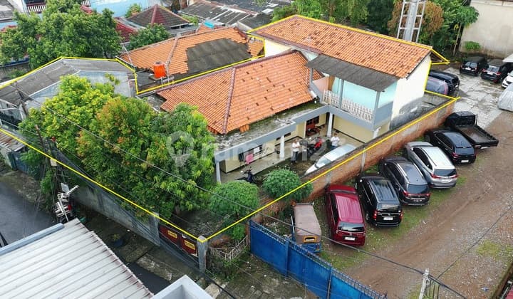 Rumah Lama dekat Stasiun Jatinegara dan Bassura Bebas Banjir