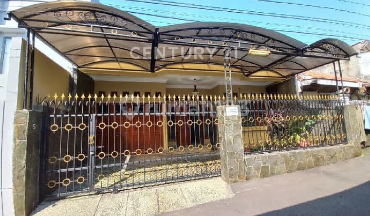 Rumah Cantik di Tebet Timur Dekat Eco Park Sangat Strategis