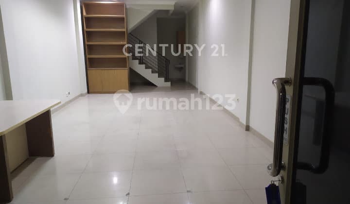 Ruko 3 Lantai Full Furnished di Duren Tiga Jakarta Selatan